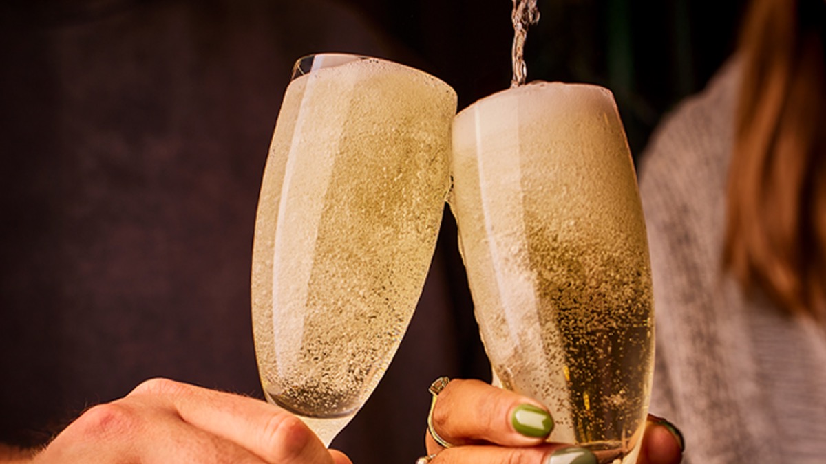 Frankie & Benny’s celebrating Mother’s Day with FREE fizz for Mum