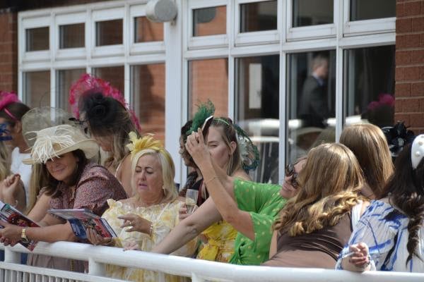 lADIES DAY AT THE RACES