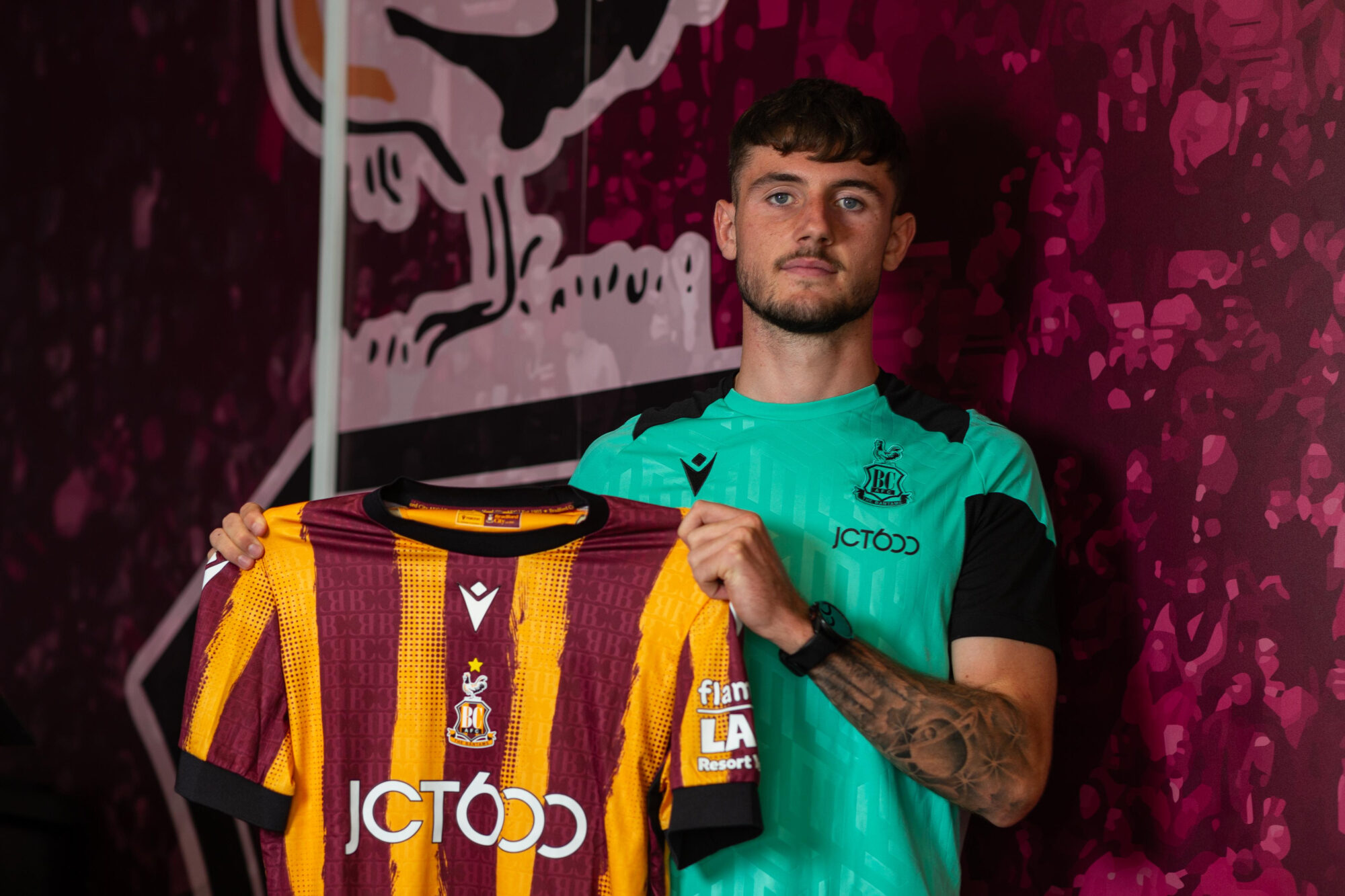 Bradford City Signs Olly Sanderson on Loan from Fulham