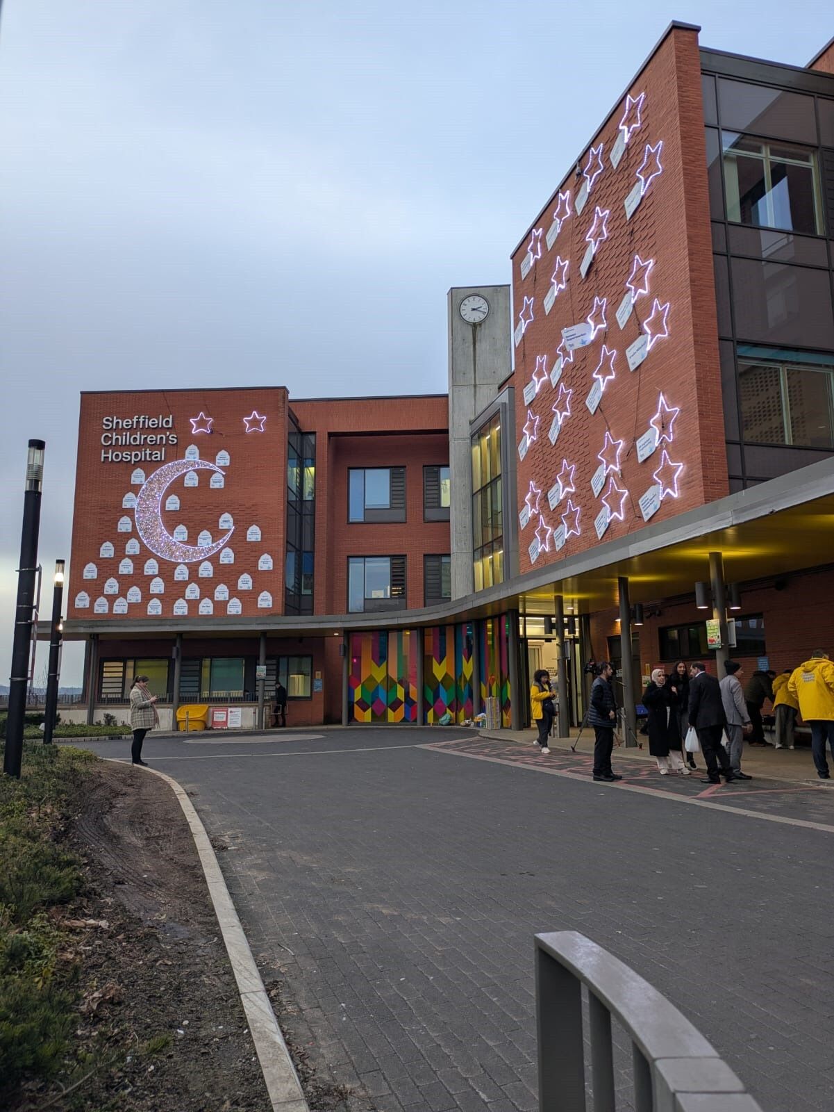 Sheffield Children’s Hospital Lights Up with Stunning Moon and Stars Display for Ramadan