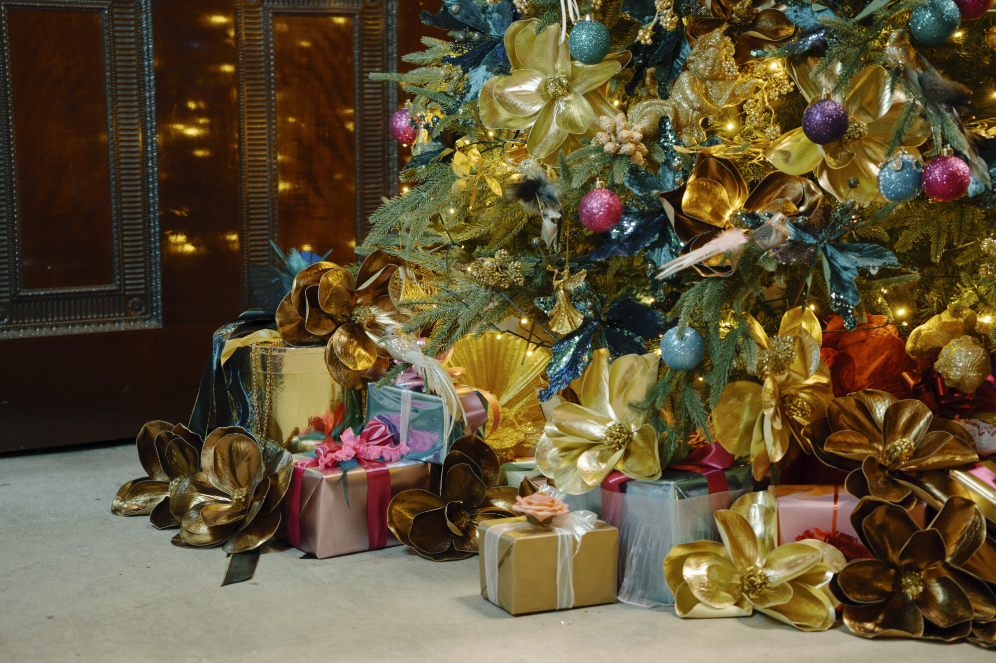 What Is Siobhan Murphy's Magical Christmas Event At Harewood House With Upcycled Decorations?