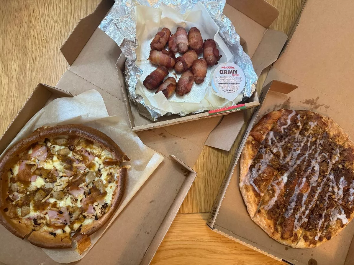 Papa Johns Yorkshire Pudding Pizza On The Christmas Menu: Any Good?