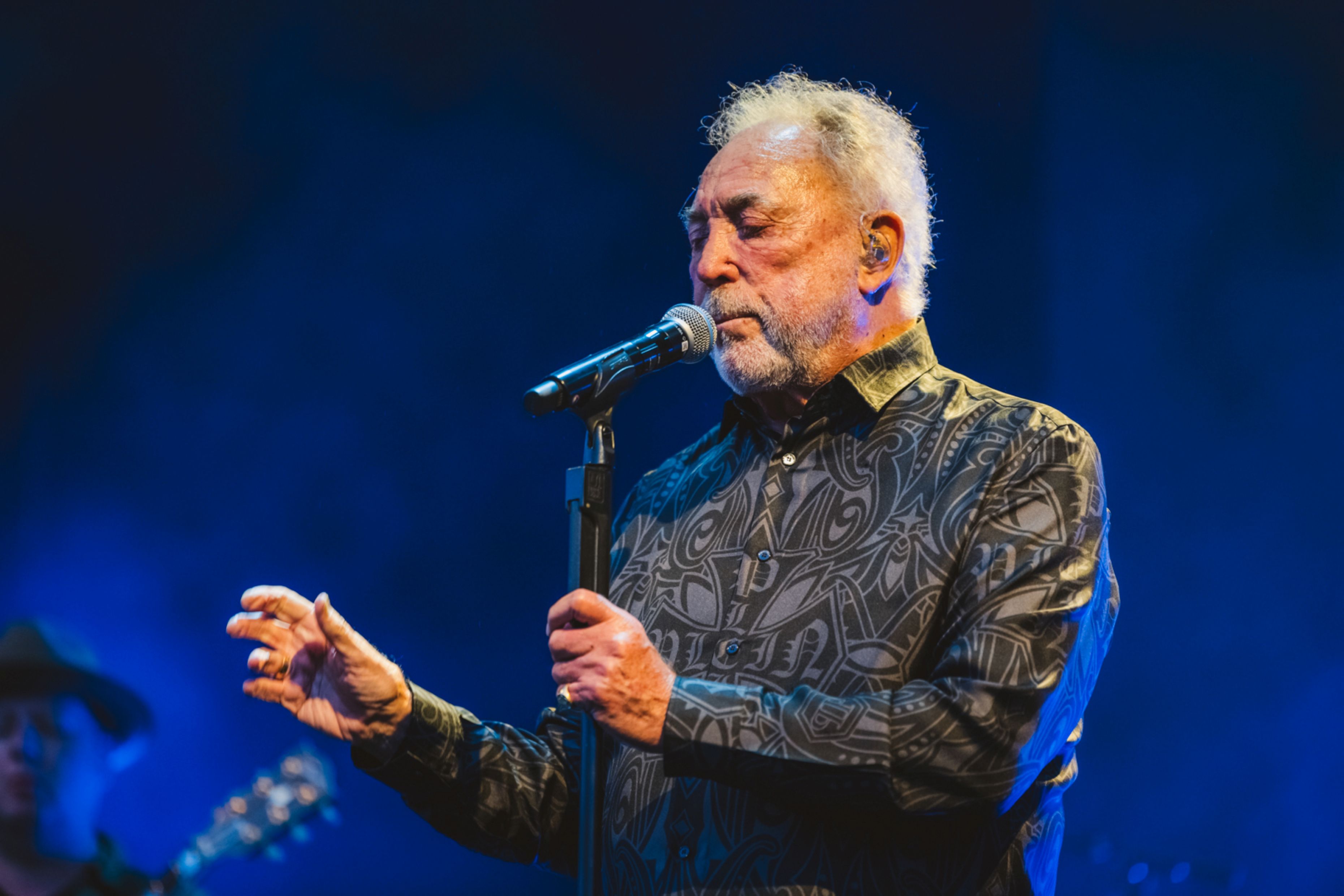 Tom Jones Delights Fans with Sold-Out Concert at Halifax's Piece Hall on July 25, 2026