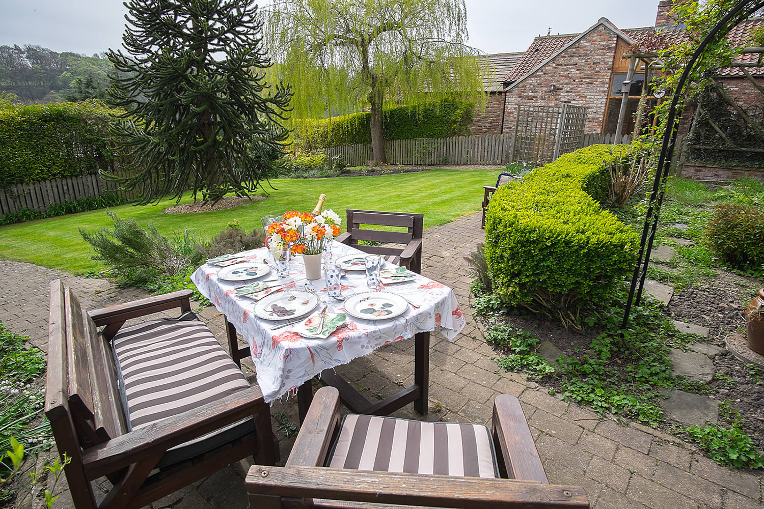 Accommodation at Garden Cottage in ilkley railway station