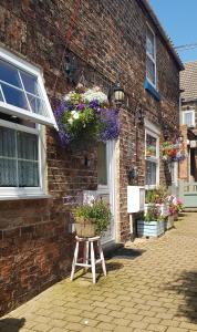 Accommodation at Saltburn Holidays Primrose Cottage in newton under roseberry