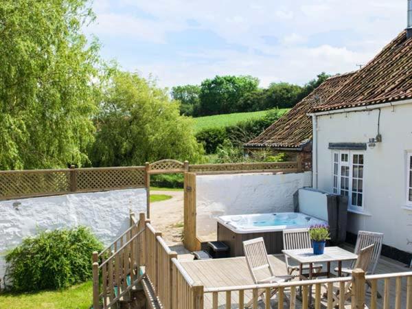 Accommodation at Derwent Cottage in malton