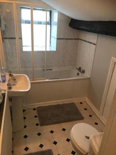 The Cottage, Beulah Grange Farm, Tong road, LS12 5EW