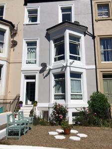 Endeavour Returns Holiday Apartment