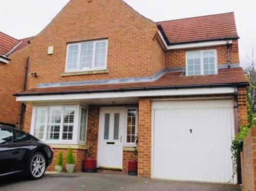 The Pavilion - Stunning, 4 Bedroom House with Free Parking