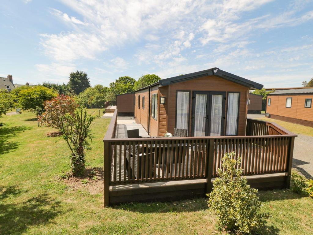 Holly Lodge