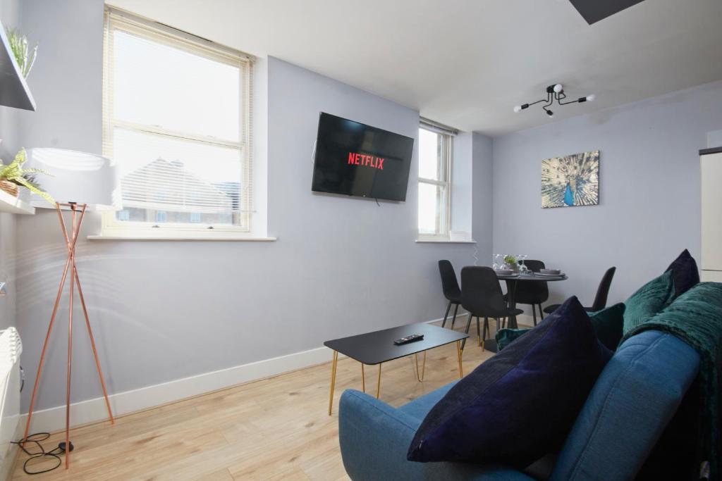 Accommodation at The Exquisite Gem of Yorkshire - Duplex - Penthouse - Netflix in batley carr