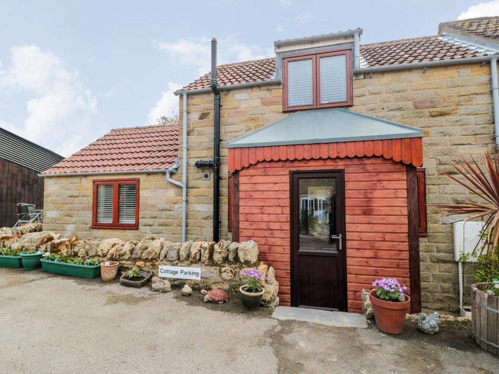 Accommodation at Farm Yard Cottage in wilton
