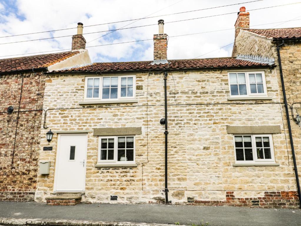 Accommodation at Dunning, The Mount in westow