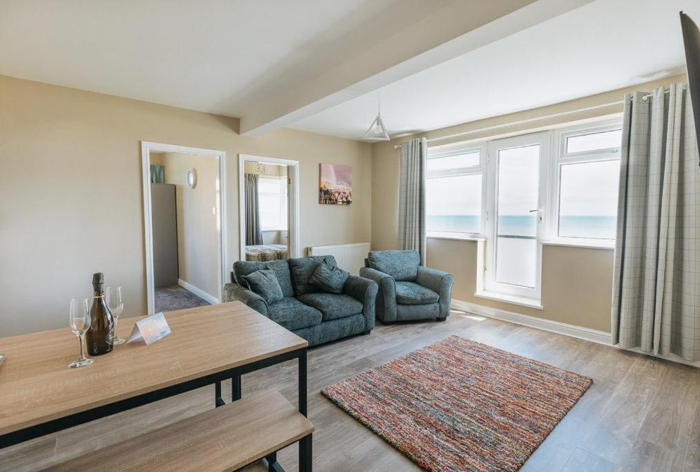 SEA VIEW, Three bed beachfront balcony apartment, Bridlington, North Yorkshire