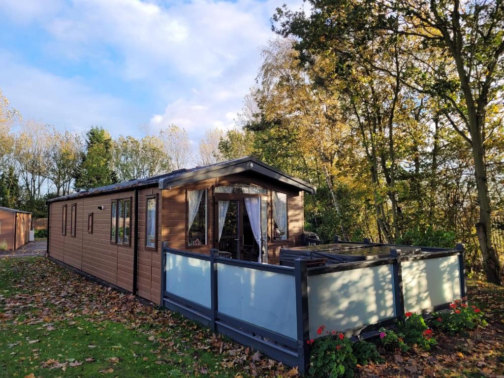 Accommodation at Biarritz Lodge in ellerby
