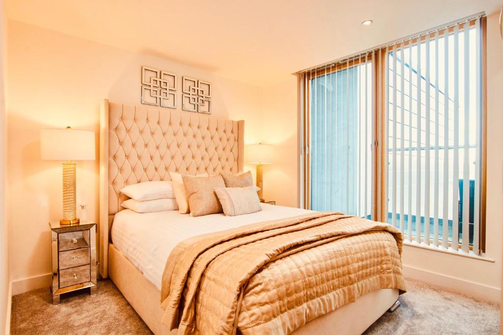 King Deluxe City Centre Apt Balcony View& Free Parking! PRIMEDOORSTEP