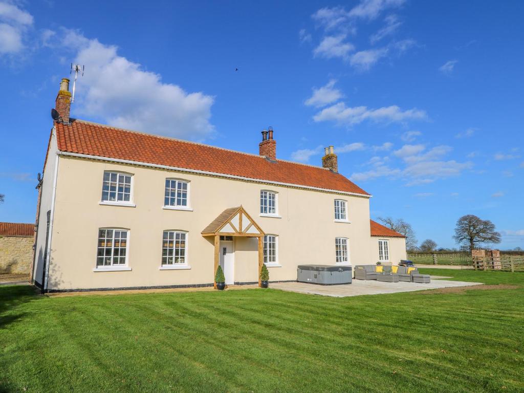 Accommodation at Tuft House in fryton