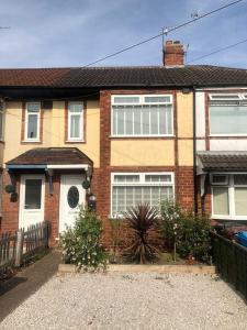 Accommodation at Entire residential property with parking in hull