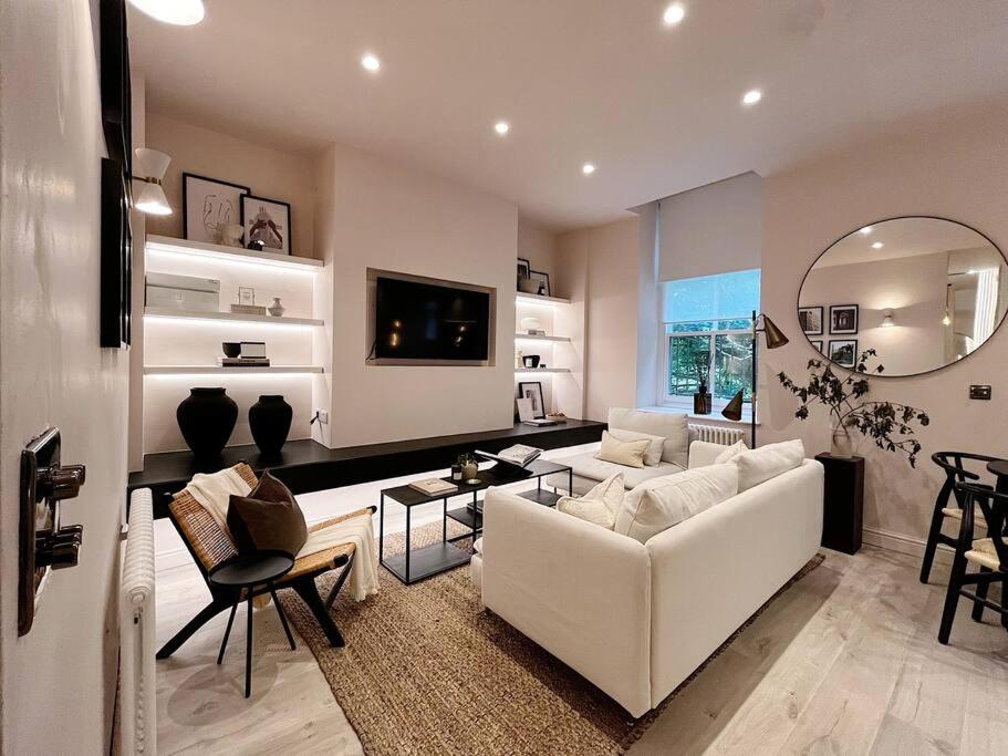 Accommodation at Luxury 2 Bedroom Flat in Central Todmorden in todmorden