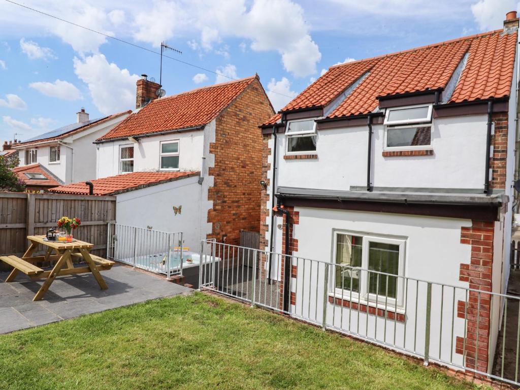 Accommodation at April Cottage in flixton