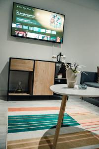 Accommodation at Bv Comfy Basement Apartment At Conditioning House in bradford