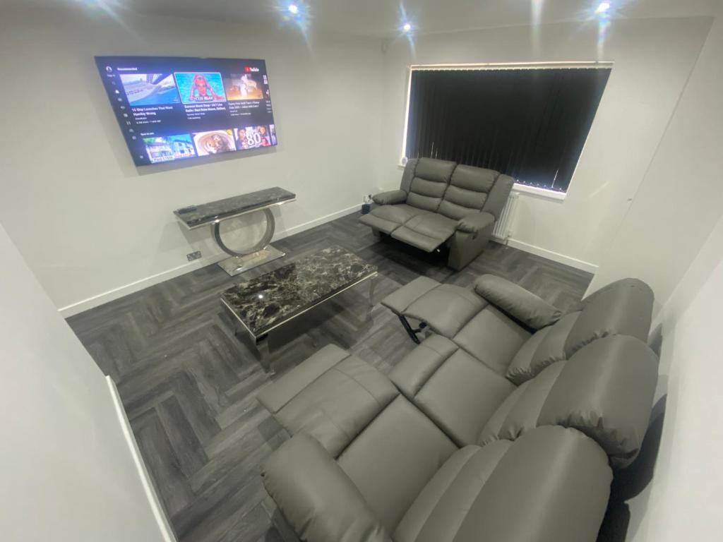 Entire Luxury Holiday Home leeds