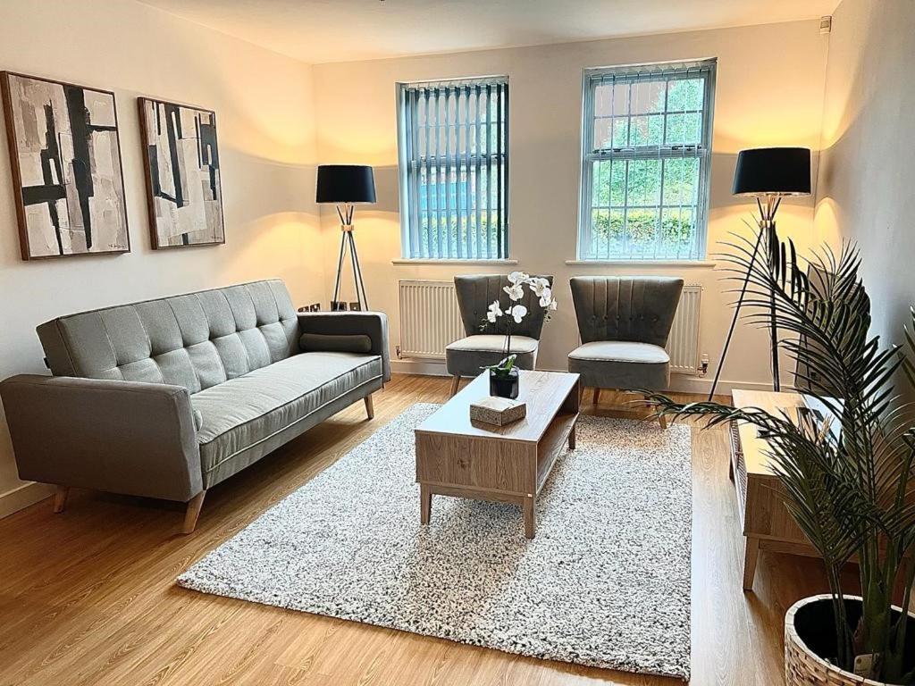 Hamilton Mews Apartment