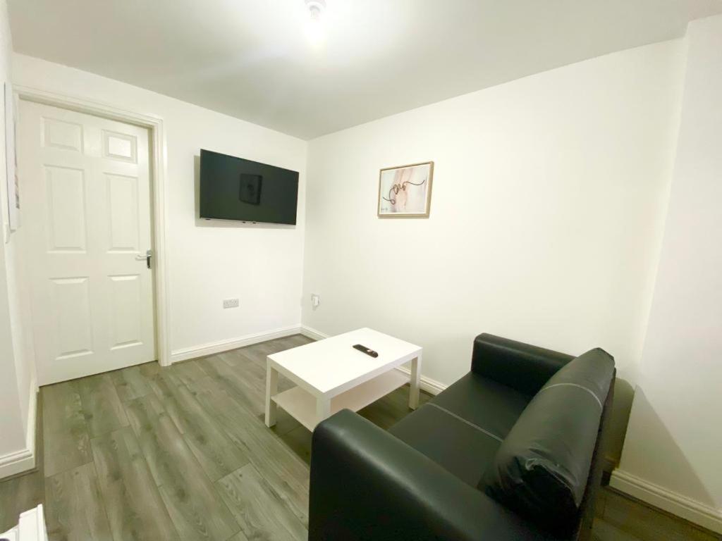 Tong Apartments