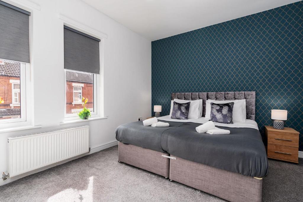 Free Parking & Spacious & Modern Contractor House