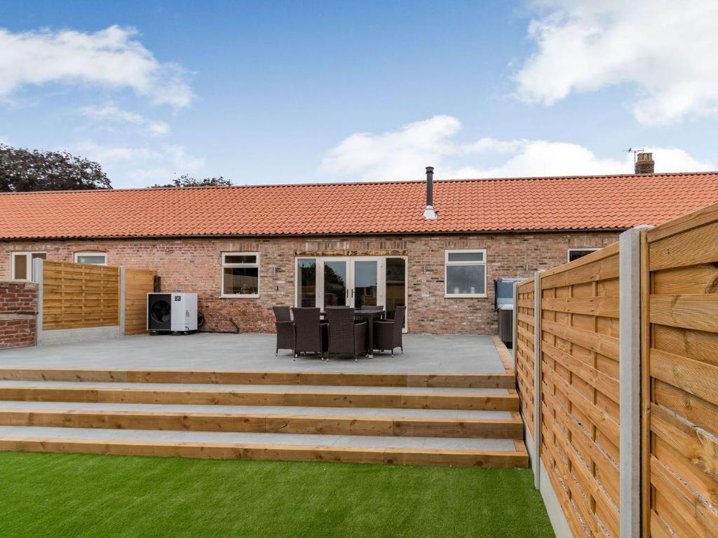Accommodation at Dip Tub Den - UK35989 in skerne