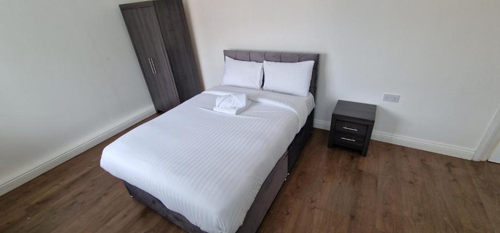 APARTMENT IN WAKEFIELD CITY CENTRE