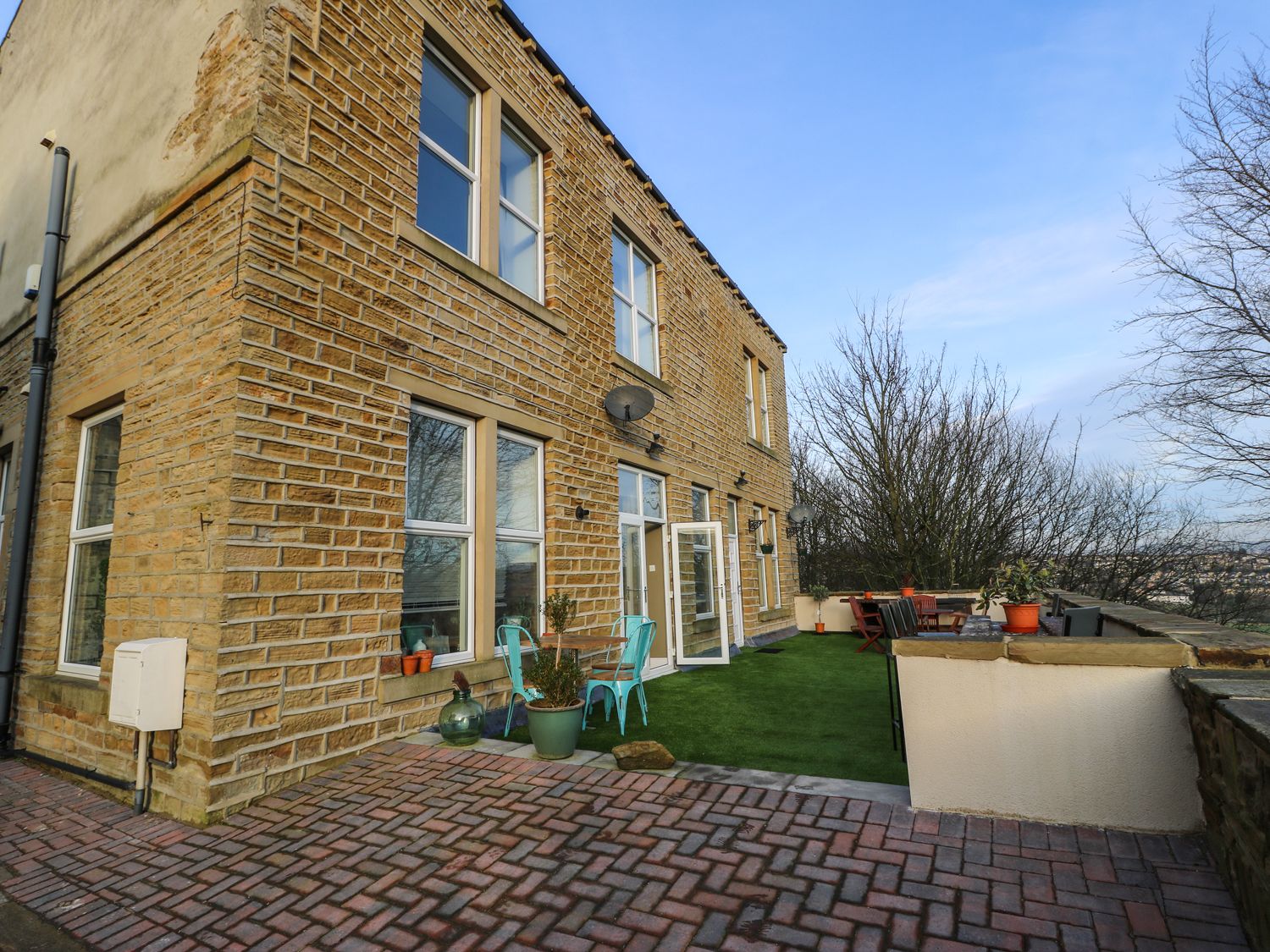Accommodation at One Eight Three Guest Cottage in holywell green