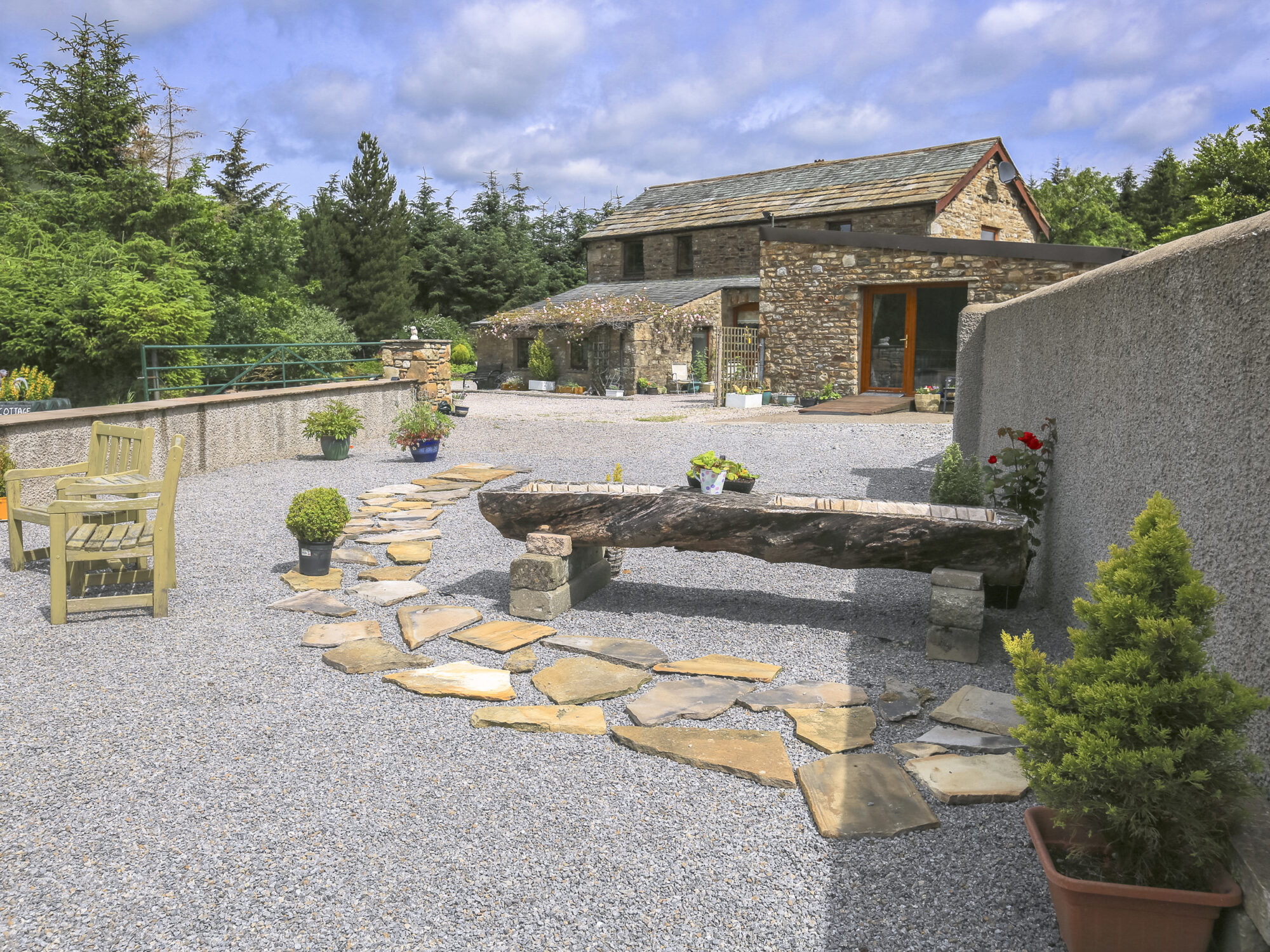 Accommodation at Knott Lodge in garsdale railway station