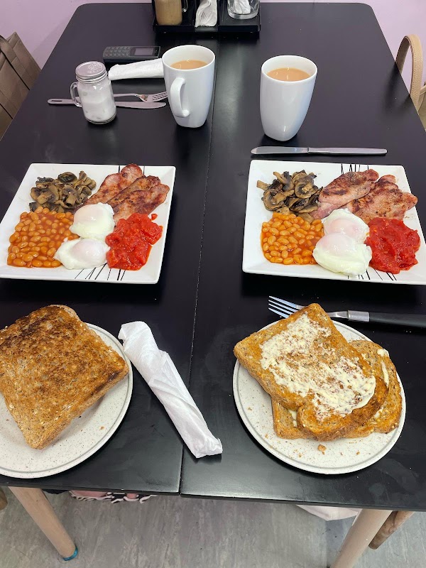 Laura's Little Cafe