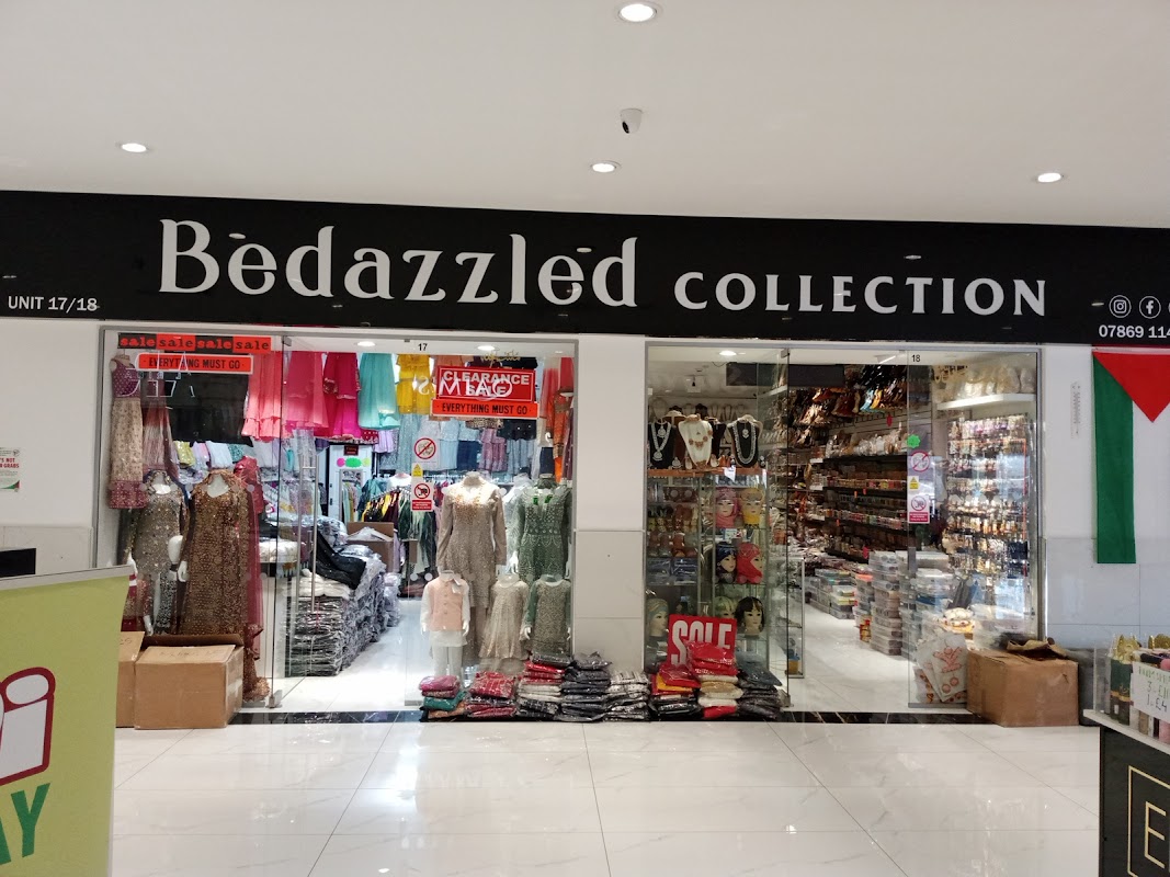 Chacha's Plaza - Shopping Centres in bradford