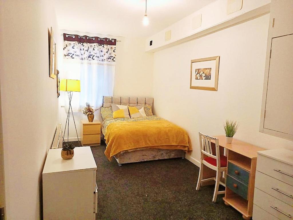 Double Room Close to Bradford City Centre