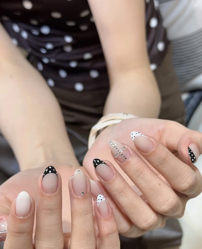 Elegant nails