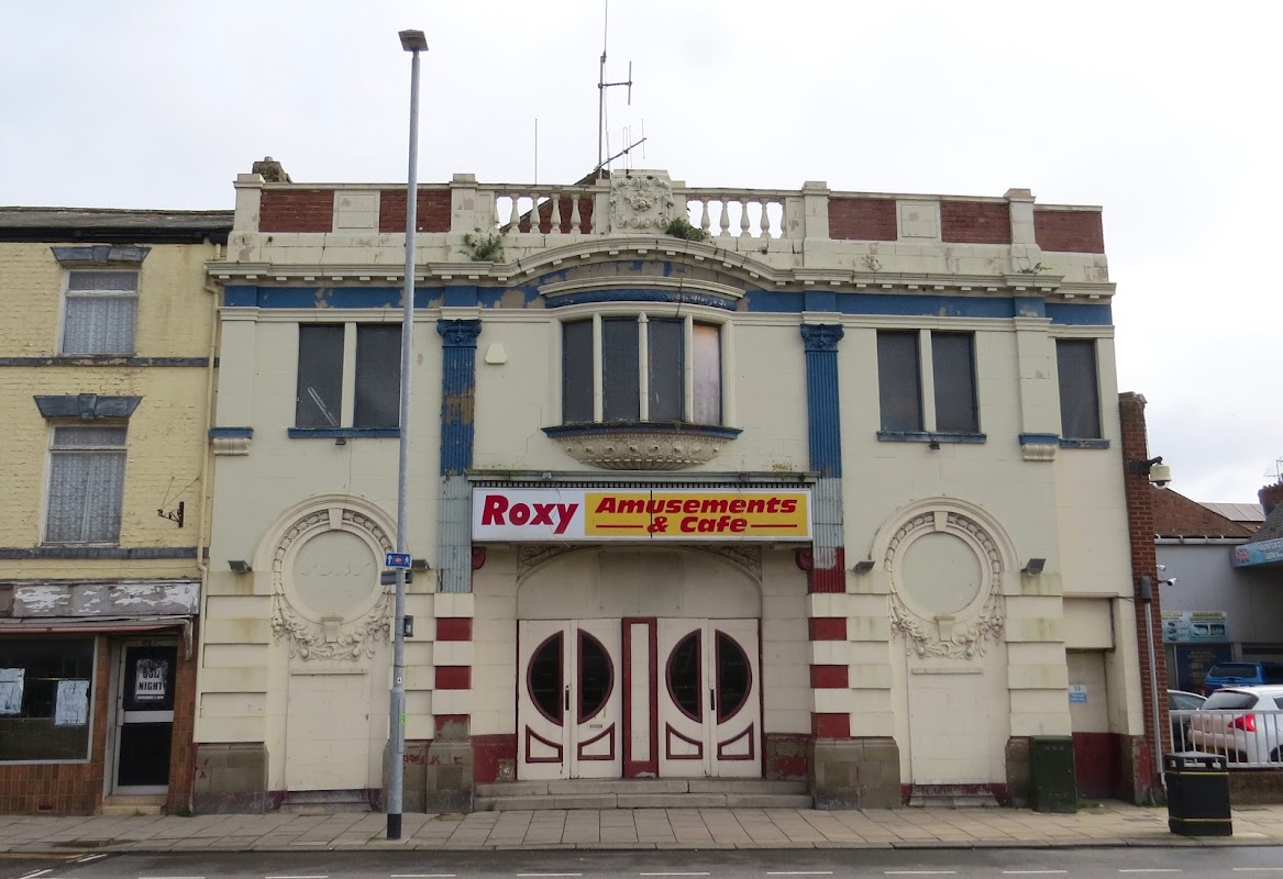 Roxy Amusements And Cafe