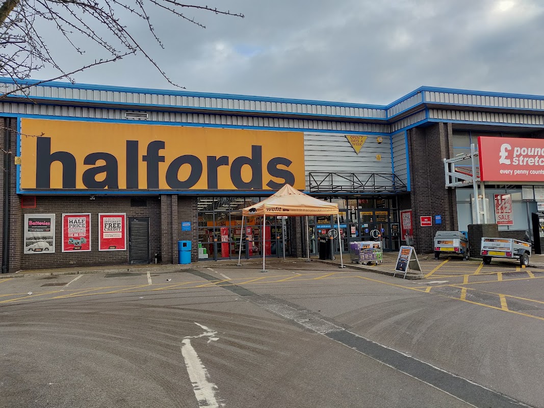 Halfords - Dewsbury