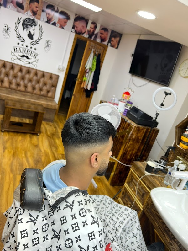 KINGS & BARBER