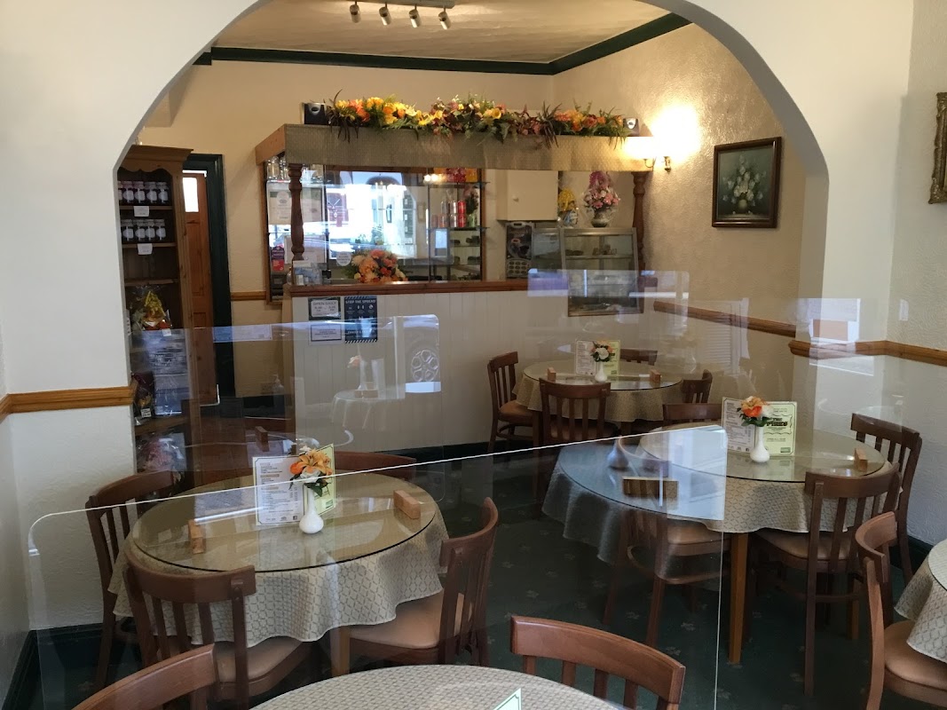 The Pines Coffee Lounge & Diner