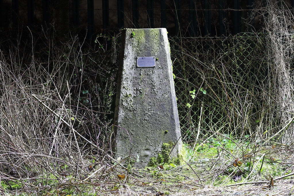 Garforth Cliff Trig point - historic-sites in garforth