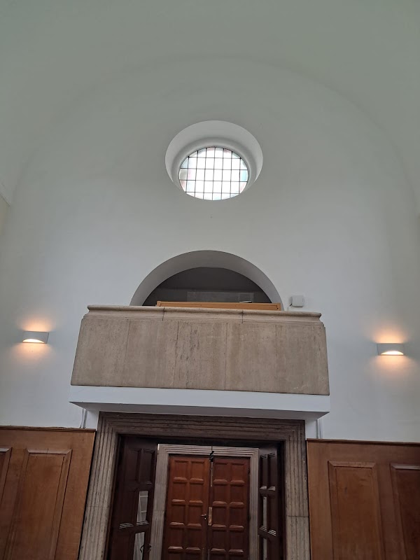 Halls Decorating & Painting Contractors Ltd