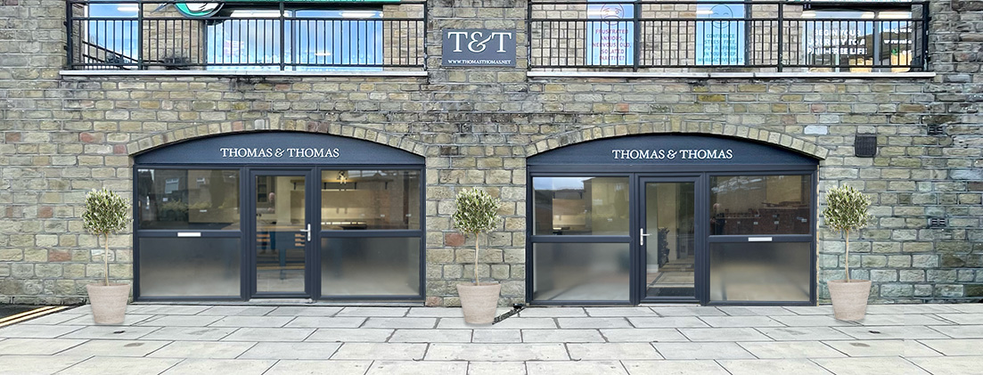Thomas & Thomas Kitchens & Living