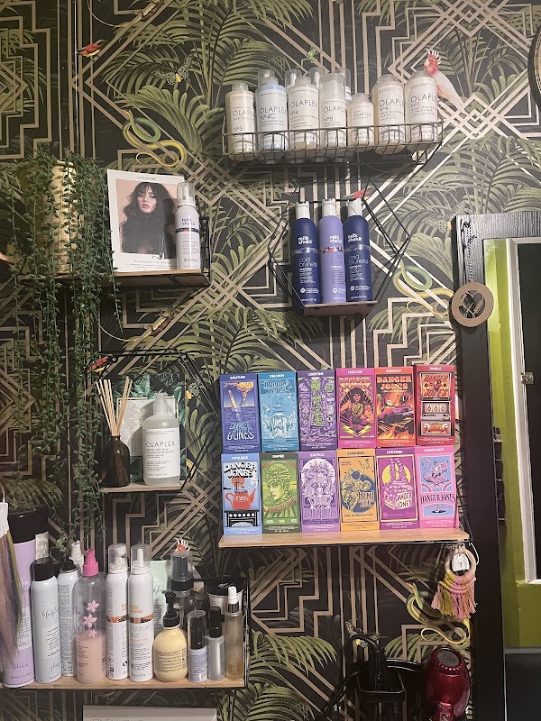 Seadog's Hair Studio
