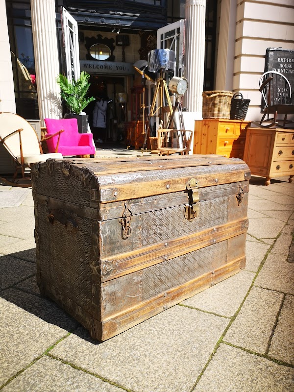 Empire house furniture