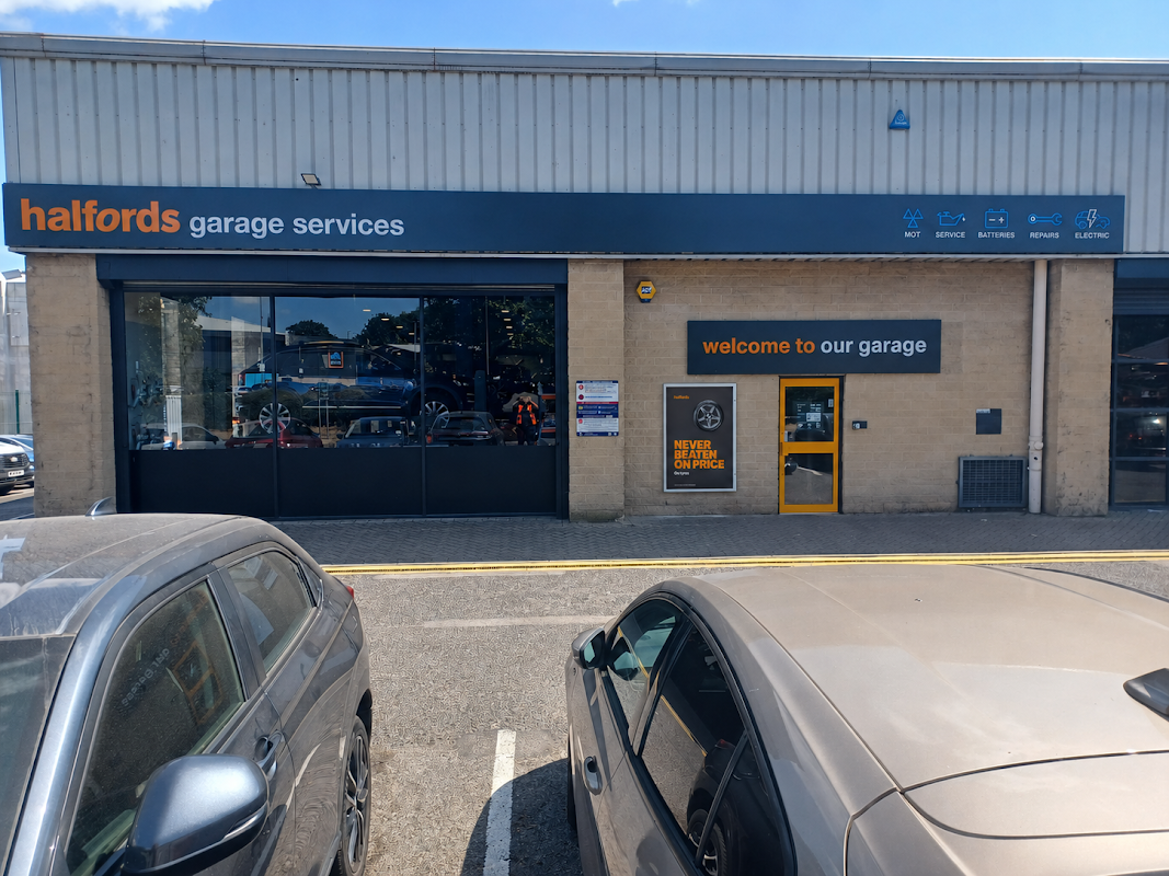 Halfords Garage Services Huddersfield (Bradford Road) - Garages in huddersfield