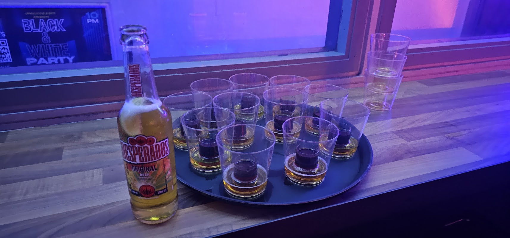 Maverick's 80s Lounge
