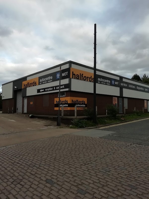 Halfords Autocentre Hull (Great Union Street) - Garages in hull