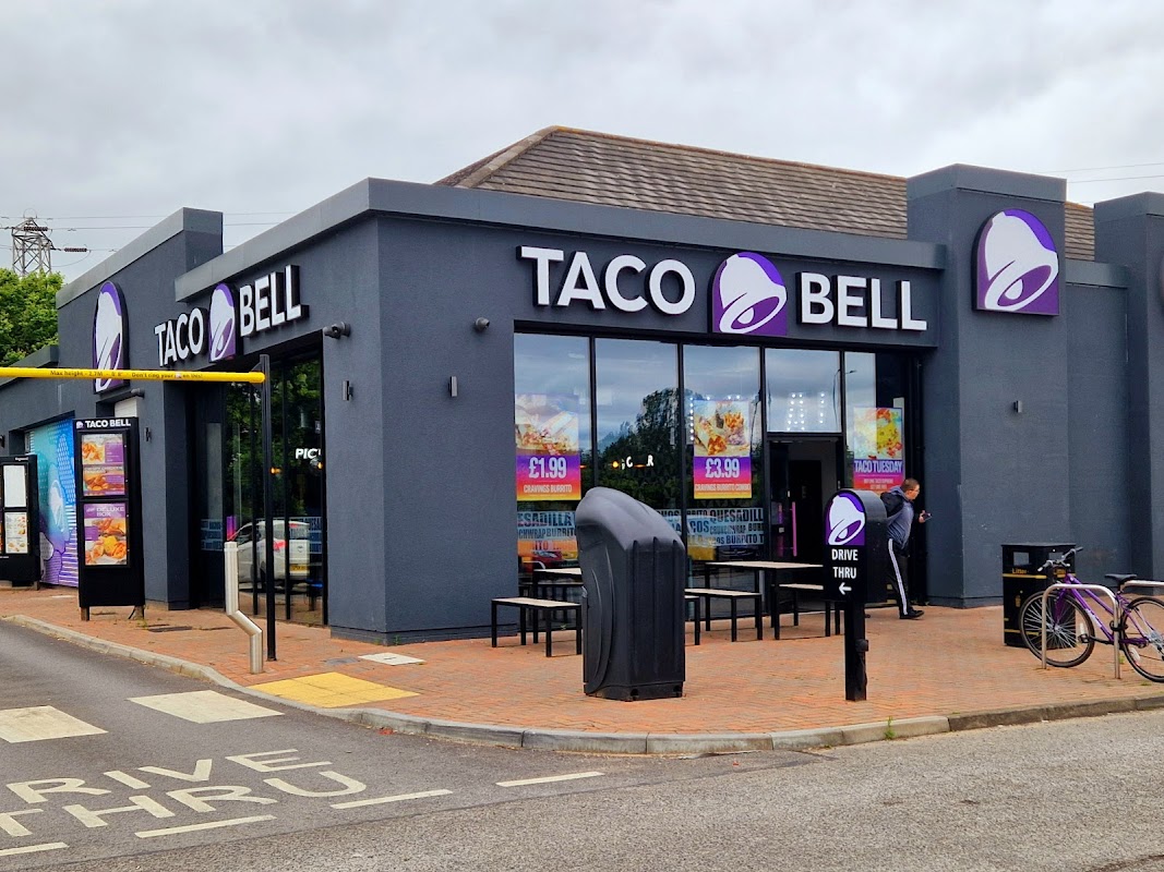Taco Bell Hull - Raich Carter Way